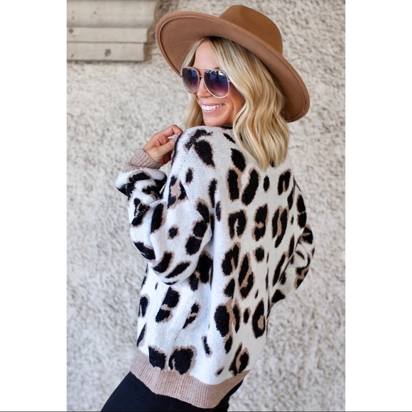 Cute Leopard Sweater - Picture 2 of 4